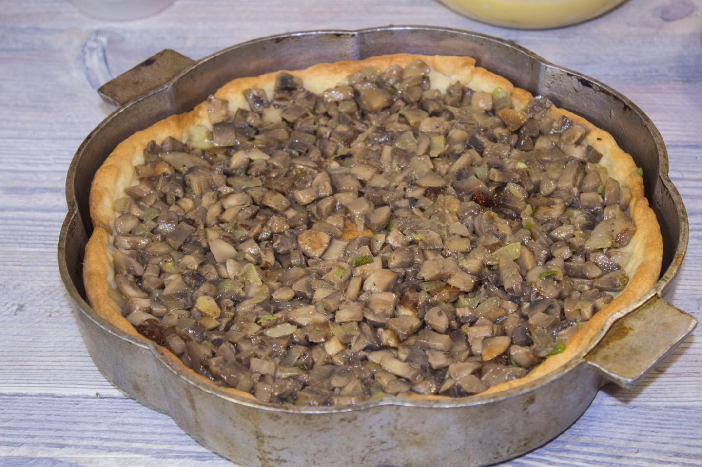 Шаг 19 приготовления Пирог с грибами и сыром