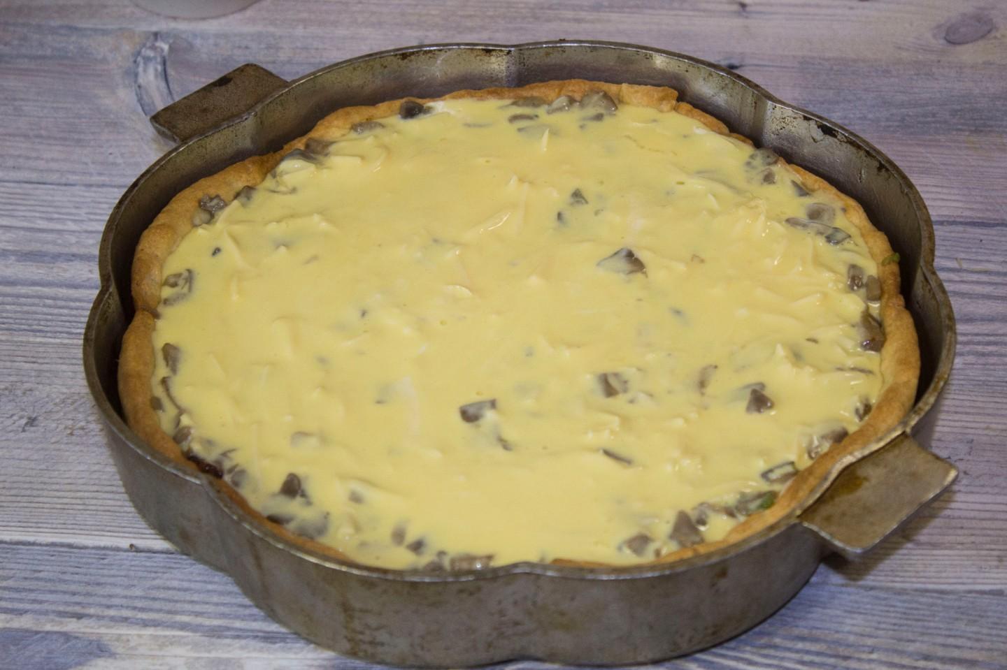 Шаг 20 приготовления Пирог с грибами и сыром
