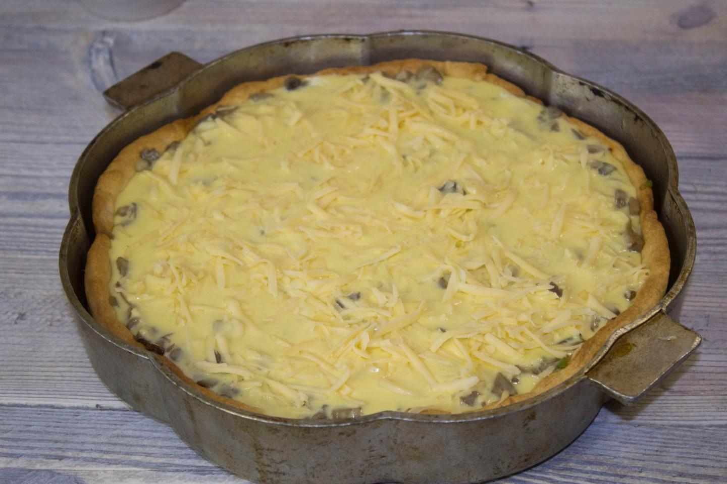 Шаг 21 приготовления Пирог с грибами и сыром