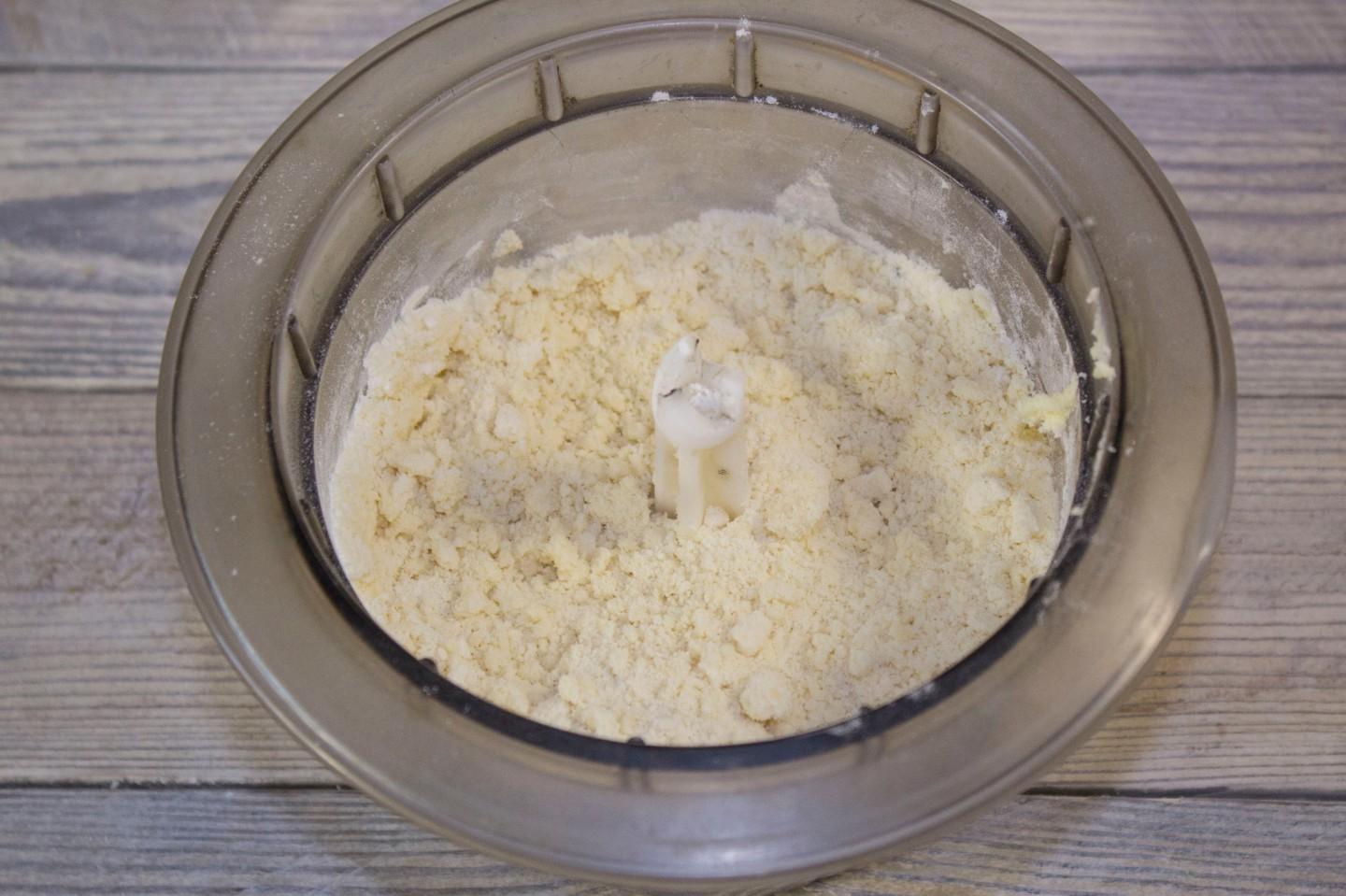 Шаг 3 приготовления Пирог с грибами и сыром