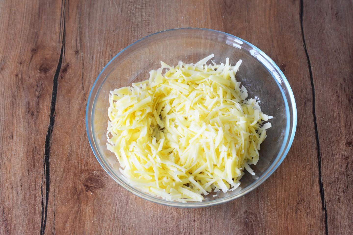 Шаг 9 приготовления Пирожки с ветчиной и сыром