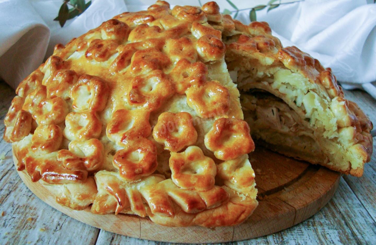 Обложка рецепта Курник с курицей и грибами из блинов