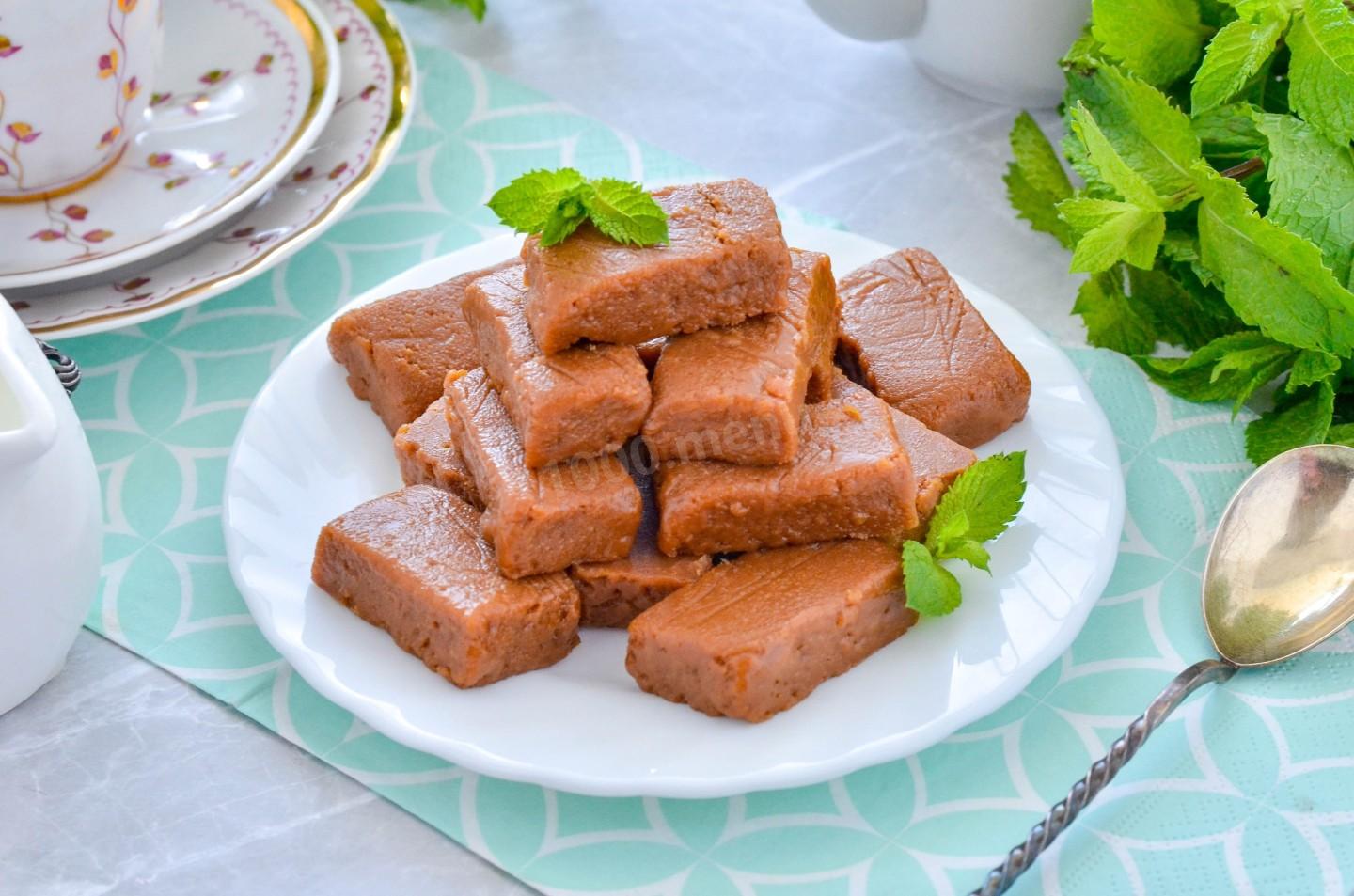 Шаг 9 приготовления Конфеты коровка в домашних условиях