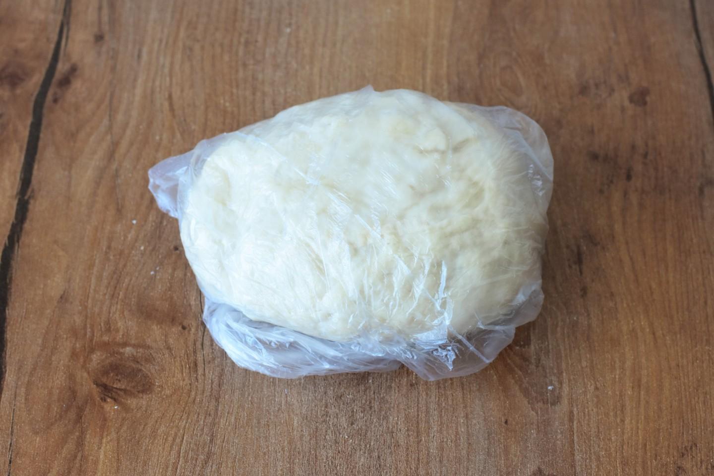 Шаг 4 приготовления Кутабы с мясом по азербайджански на сковороде