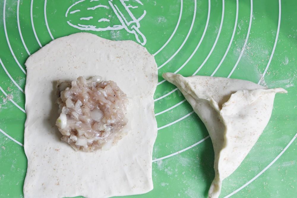 Шаг 5 приготовления Самса из слоеного теста с мясом