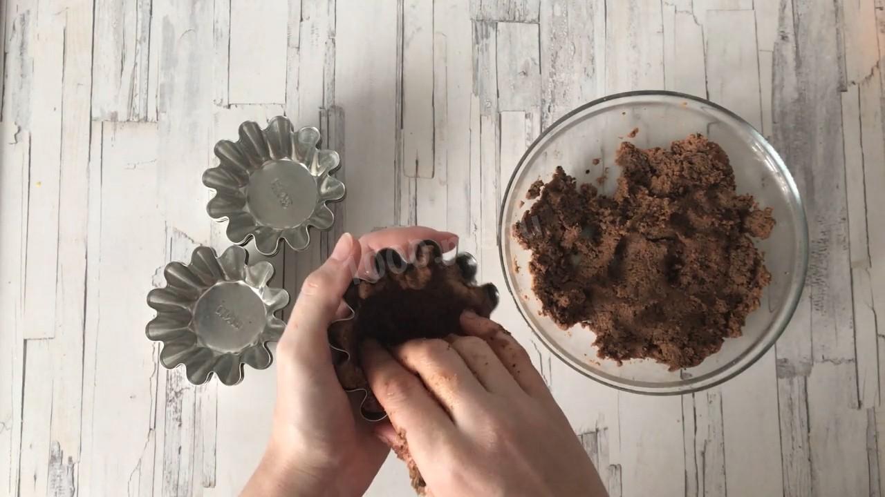 Шаг 5 приготовления Песочные корзиночки с фруктами пирожные