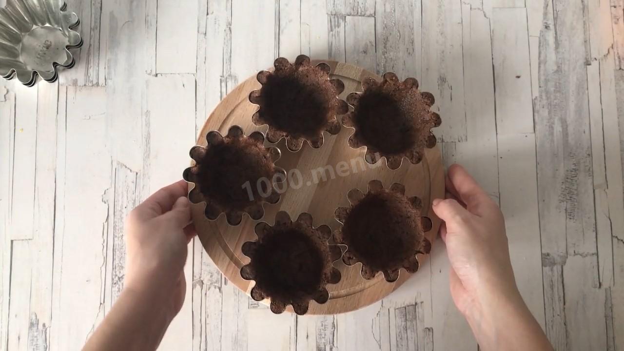 Шаг 6 приготовления Песочные корзиночки с фруктами пирожные