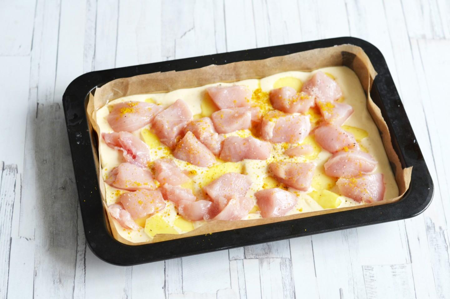 Шаг 13 приготовления Заливной пирог с курицей и картошкой