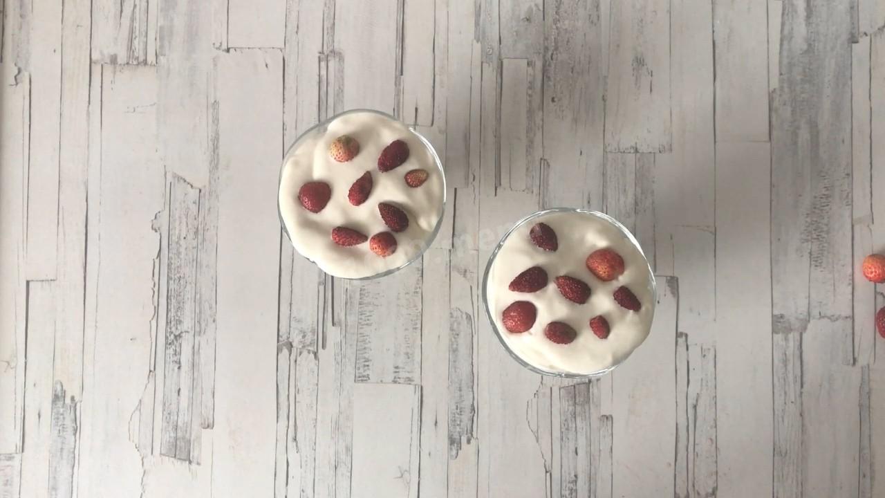 Шаг 10 приготовления Суфле из сливок и желатина с земляникой