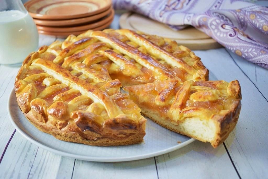 Обложка рецепта Пирог с яблочным вареньем