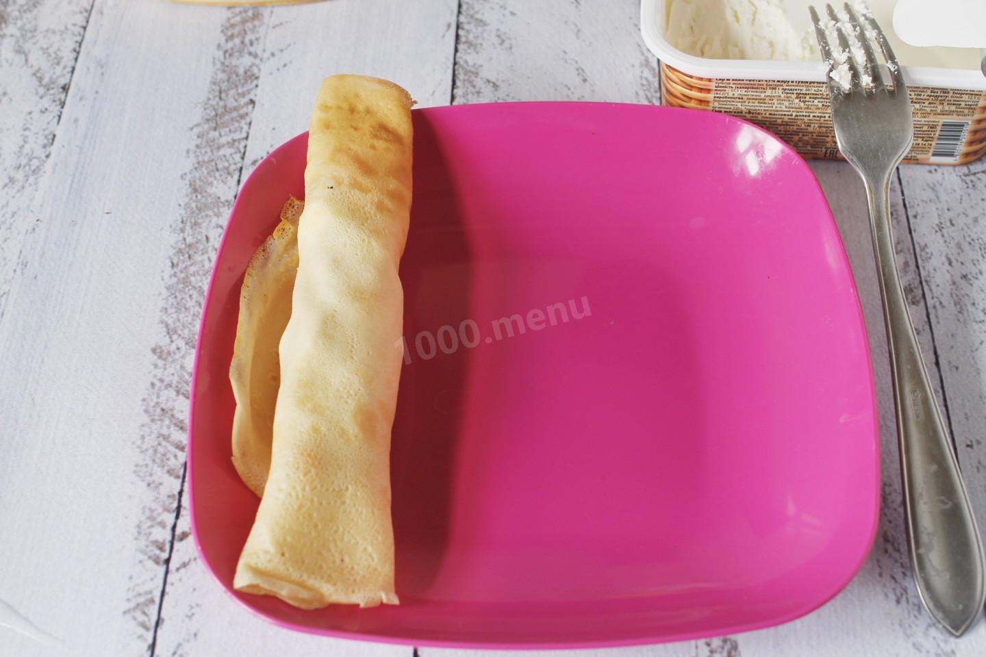 Шаг 6 приготовления Блины с семгой и сыром