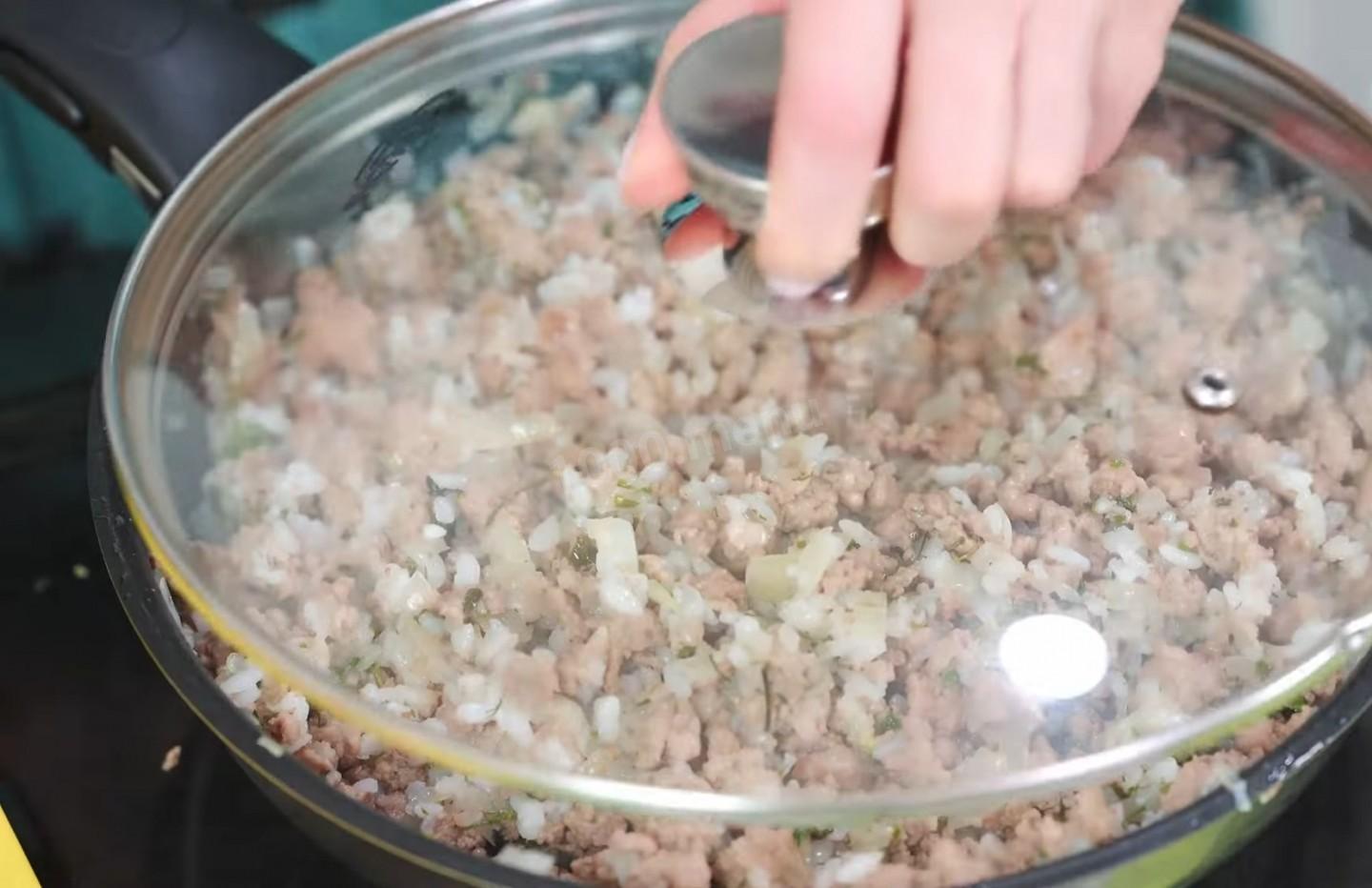 Шаг 12 приготовления Блины из заварного теста с начинкой из мясного фарша