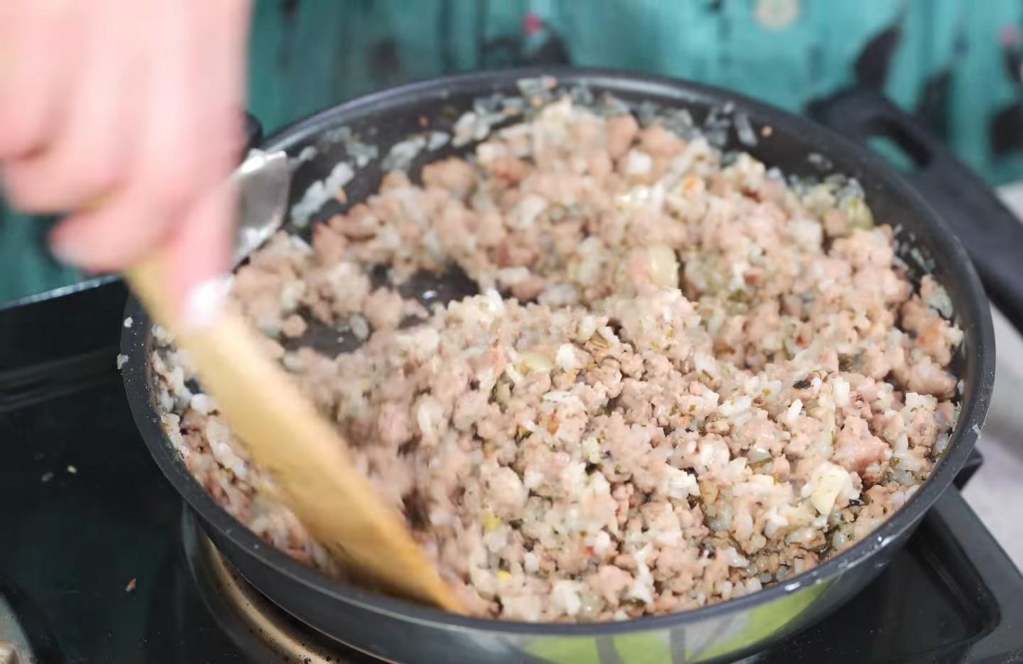 Шаг 13 приготовления Блины из заварного теста с начинкой из мясного фарша