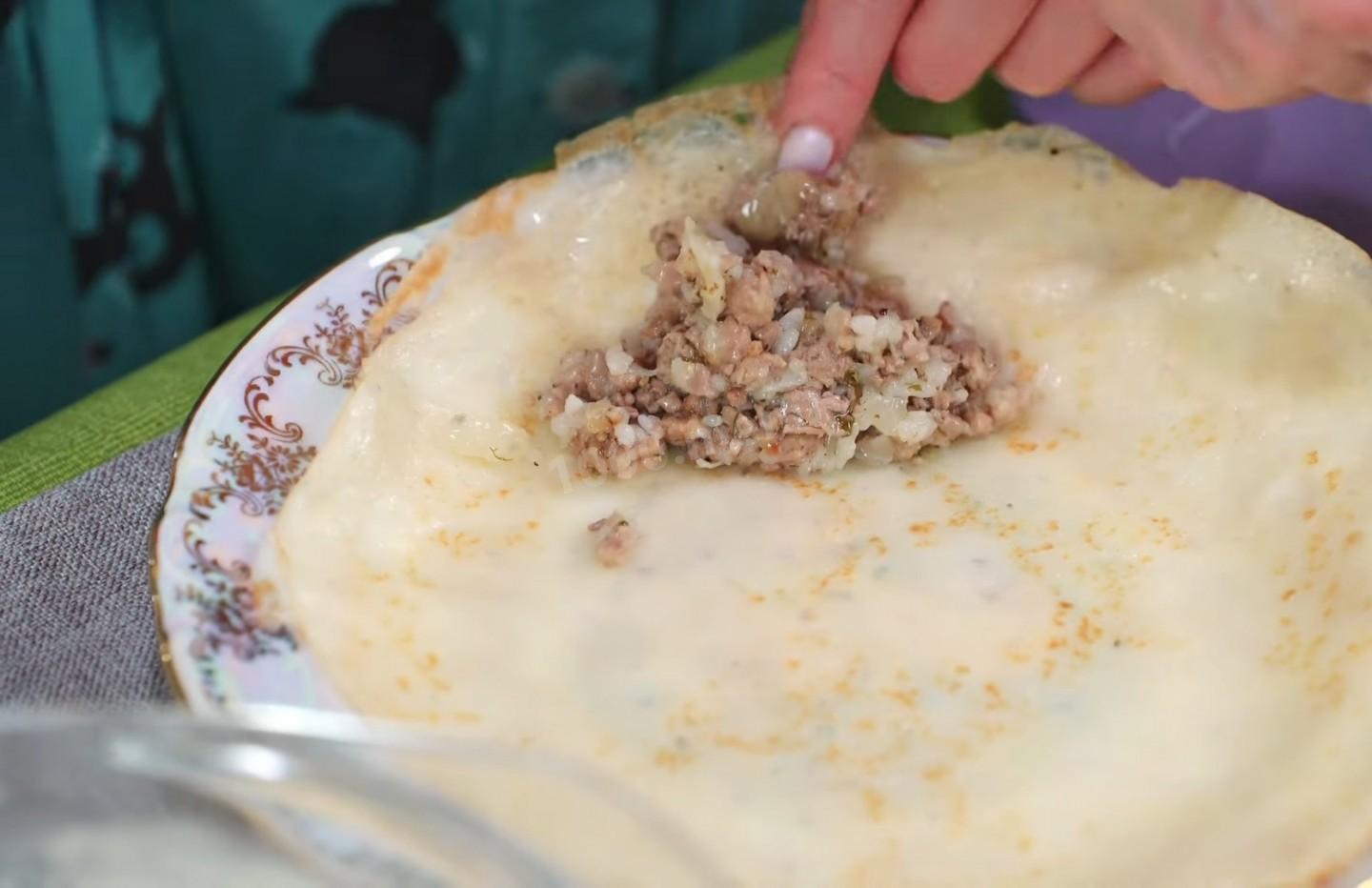 Шаг 16 приготовления Блины из заварного теста с начинкой из мясного фарша