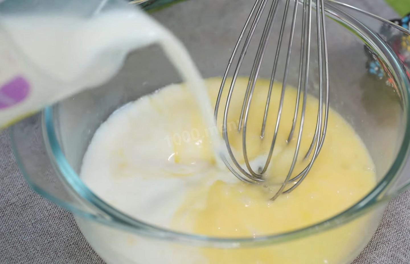 Шаг 4 приготовления Блины из заварного теста с начинкой из мясного фарша