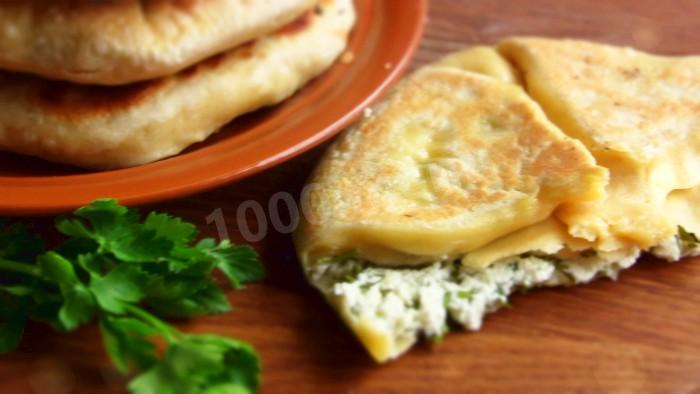 Обложка рецепта Слоистые лепёшки с творогом и зеленью