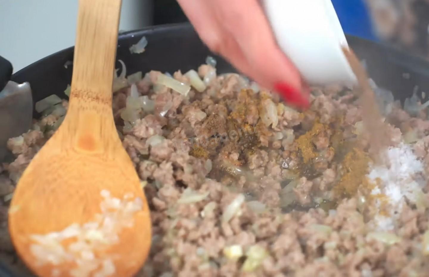 Шаг 10 приготовления Дрожжевые пирожки с мясной начинкой в духовке