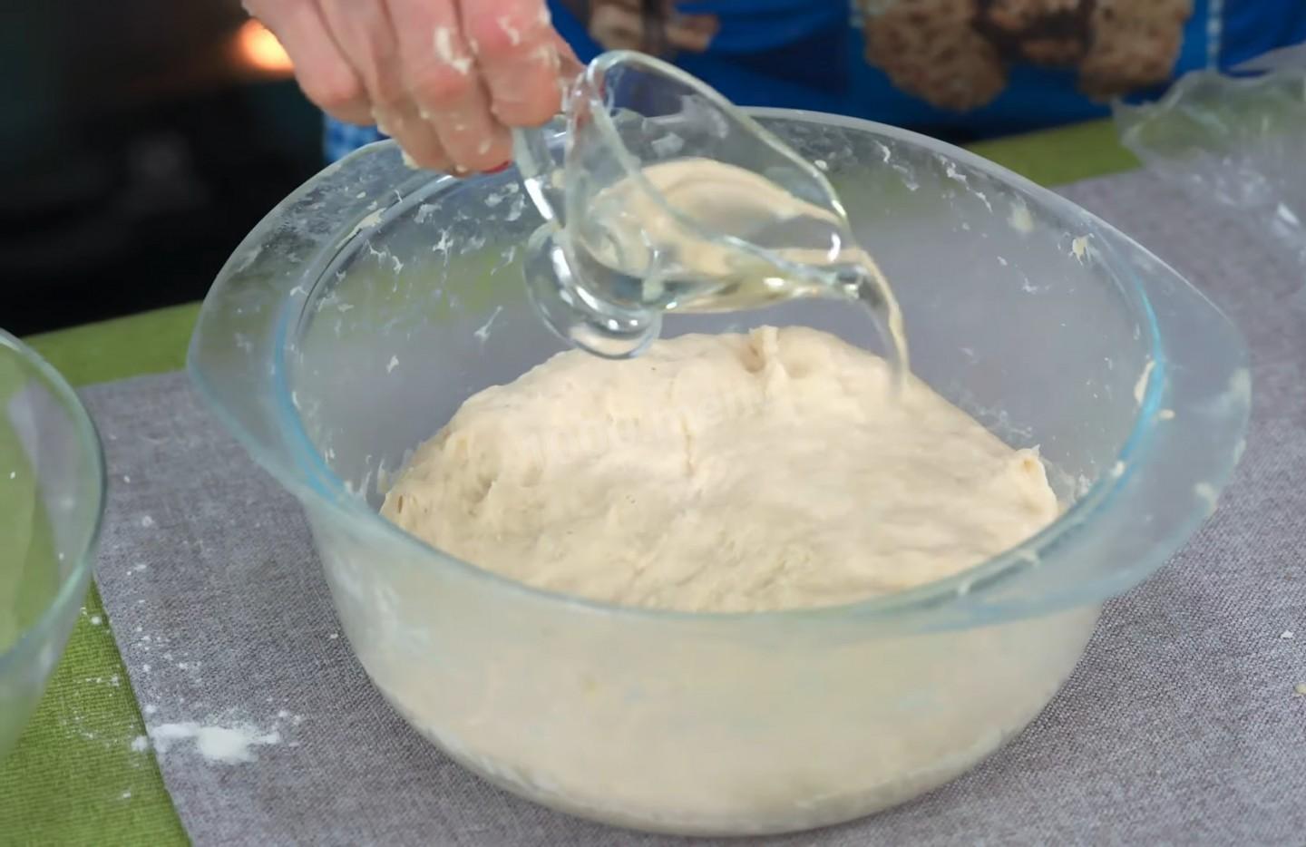 Шаг 7 приготовления Дрожжевые пирожки с мясной начинкой в духовке