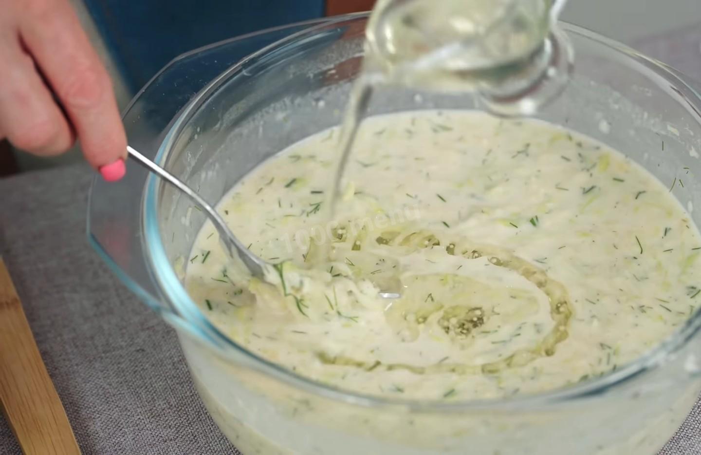 Шаг 8 приготовления Кабачковые блины с чесноком и зеленью