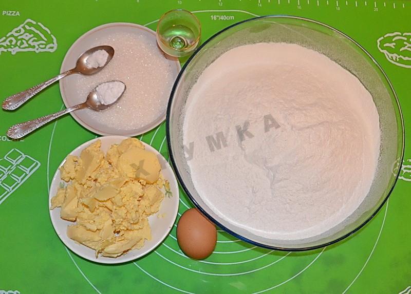 Шаг 1 приготовления Ягодный пирог Клубничная полянка