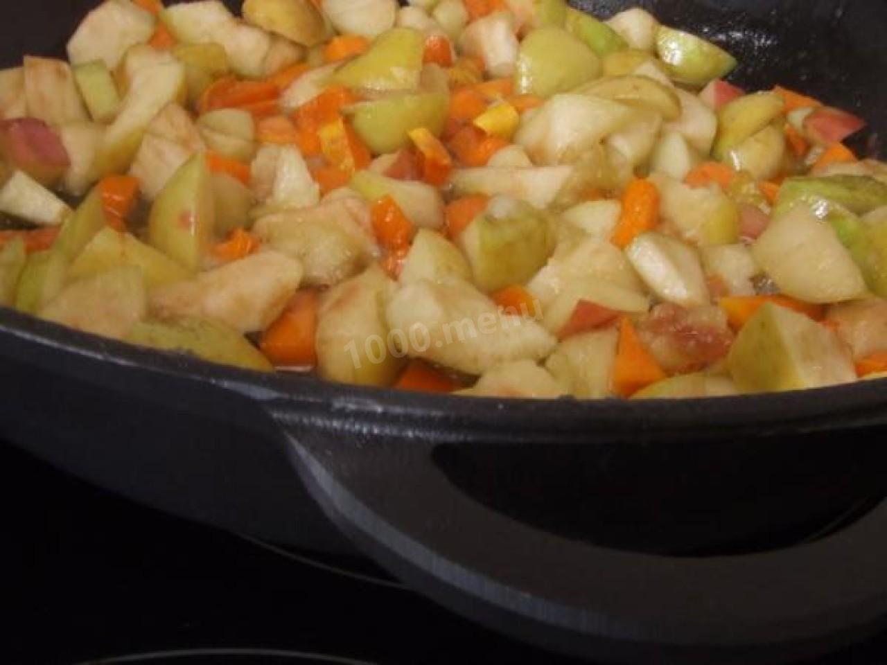 Шаг 1 приготовления Пирог с яблоками и тыквой кусочками на молоке