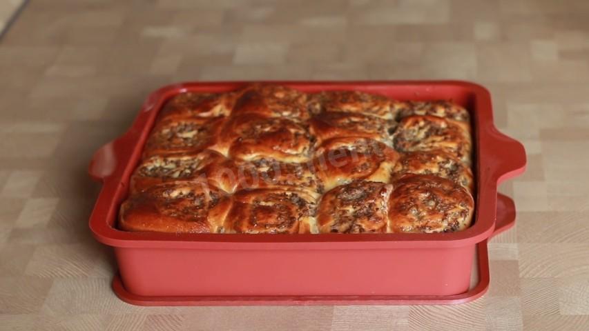 Шаг 11 приготовления Оригинальный пирог - мясные синнабоны