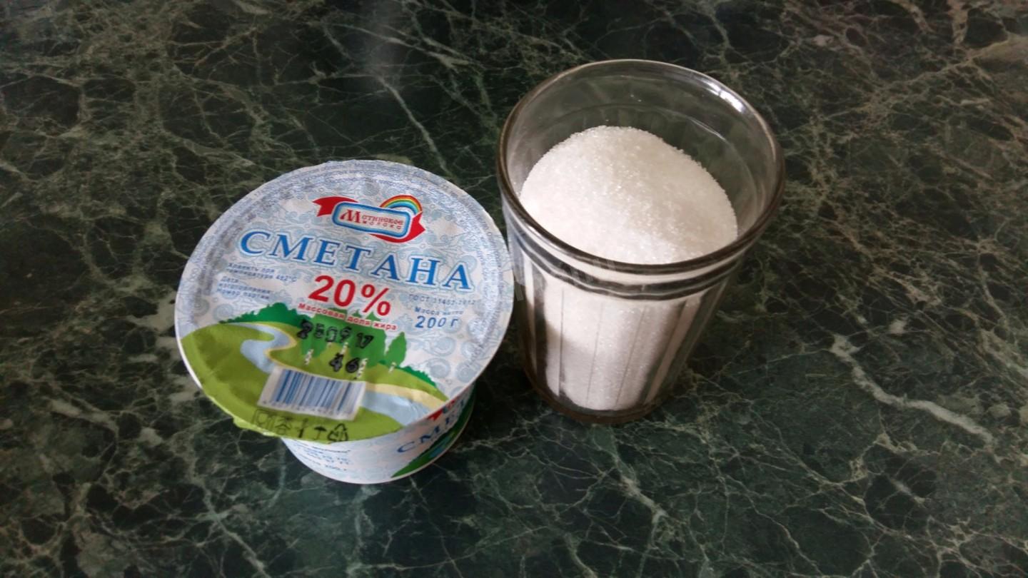 Шаг 2 приготовления Пирог с брусникой и ванилью со сметанным кремом