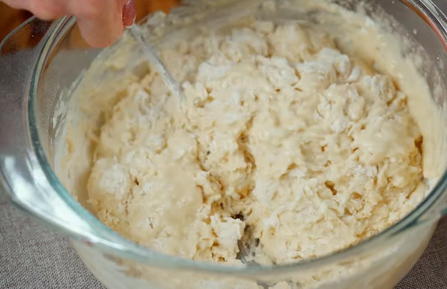 Шаг 10 приготовления Мясной пирог из сдобного дрожжевого теста