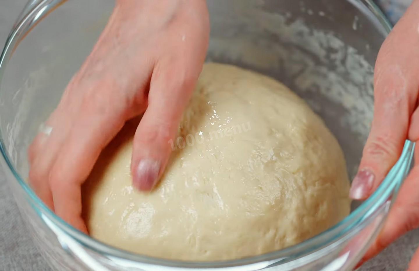 Шаг 12 приготовления Мясной пирог из сдобного дрожжевого теста