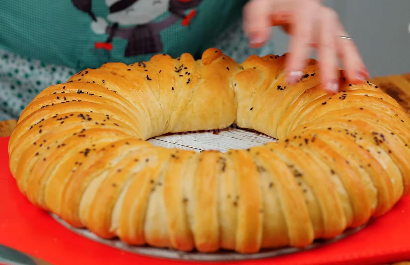 Шаг 27 приготовления Мясной пирог из сдобного дрожжевого теста