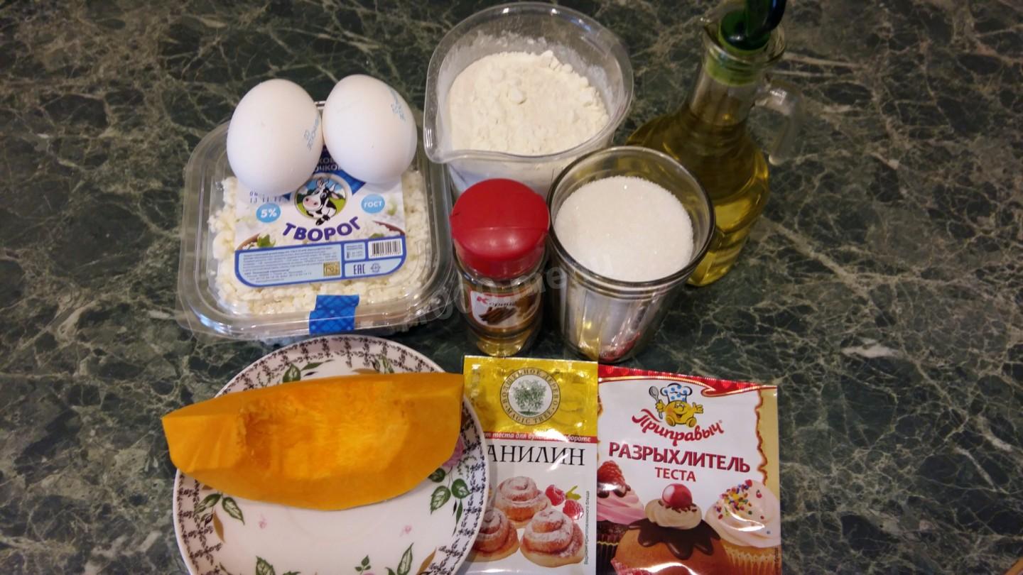 Шаг 1 приготовления Тыквенные кексы с творогом