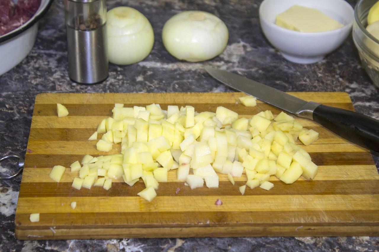 Шаг 12 приготовления Пирог мясной картофельный на дрожжах