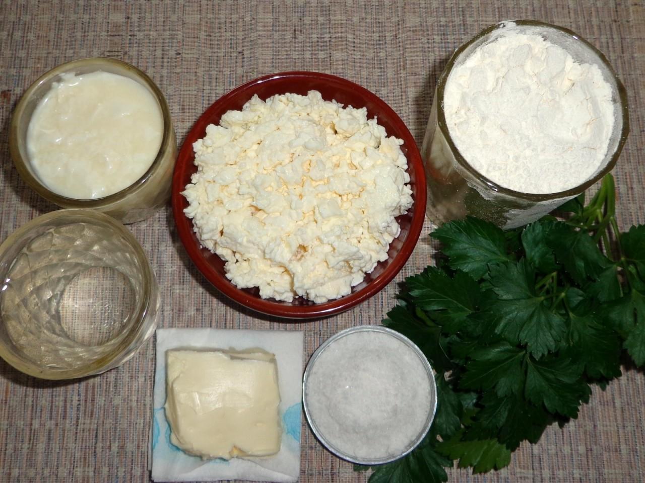 Шаг 1 приготовления Турецкие лепешки гезлеме на кефире с зеленью