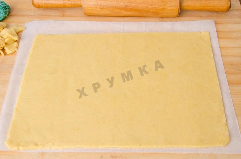 Шаг 10 приготовления Торт Воздушный сникерс из песочного теста