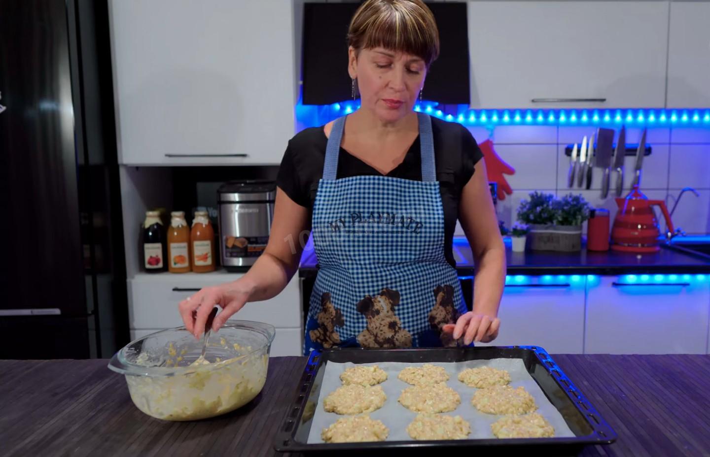 Шаг 18 приготовления Овсяное печенье с яблоками и соком лимона