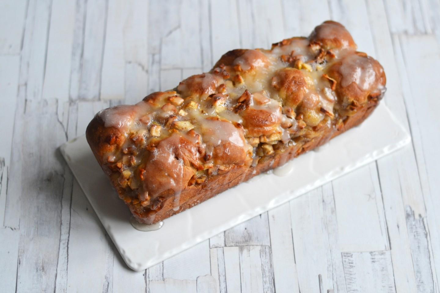 Шаг 22 приготовления Сборный пирог из булочек с яблоками и орехами