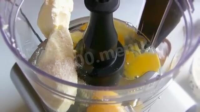 Шаг 2 приготовления Пирог со сливками с крошкой на дрожжах