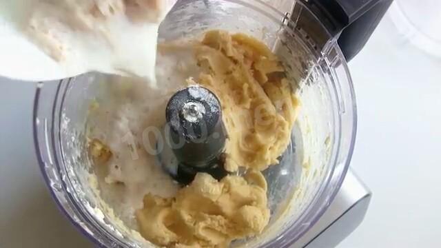 Шаг 4 приготовления Пирог со сливками с крошкой на дрожжах