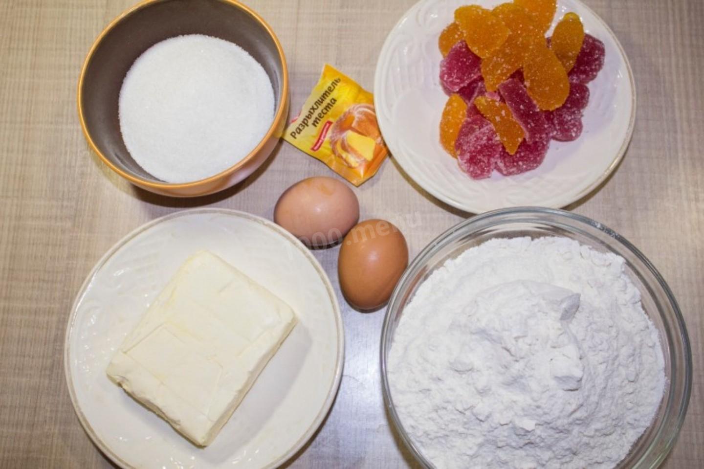 Шаг 1 приготовления Рогалики с мармеладом на маргарине
