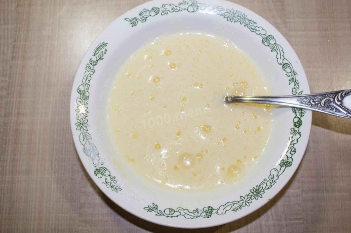 Шаг 3 приготовления Рогалики с мармеладом на маргарине
