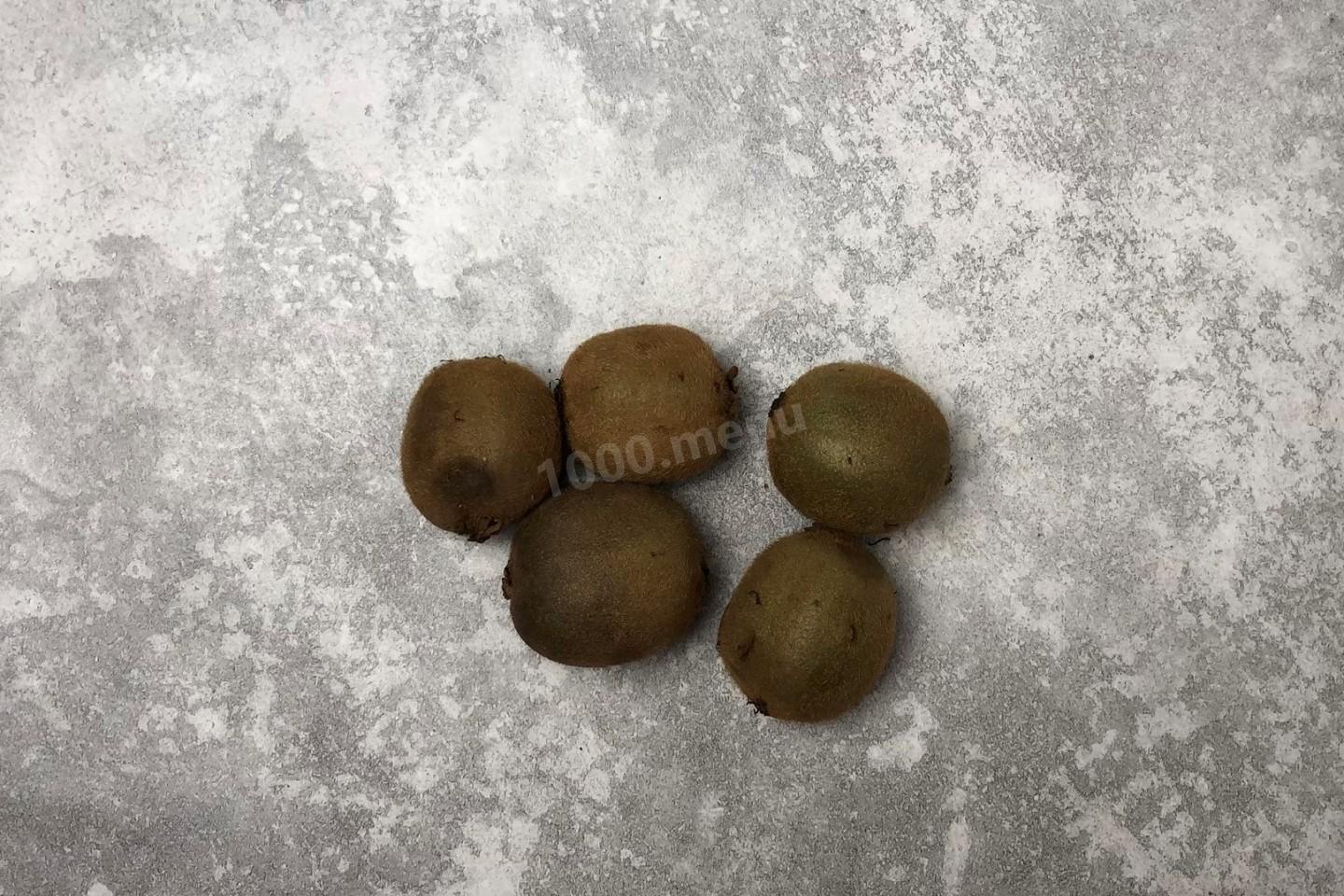 Шаг 20 приготовления Черный кунжутный пирог с кокосовой панакотой и киви