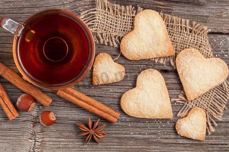 Обложка рецепта Печенье сердечками с сахарной посыпкой песочное