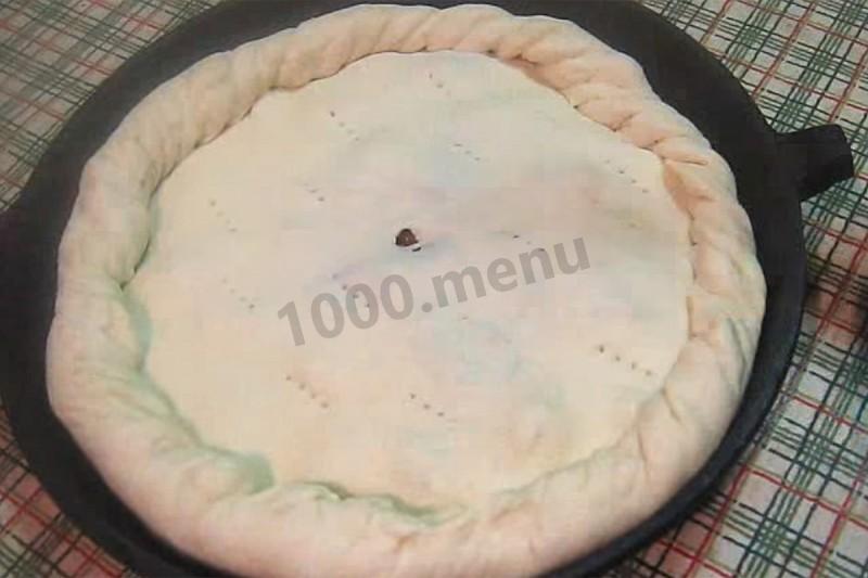 Шаг 18 приготовления Дрожжевой пирог с начинкой из капусты и шпрот