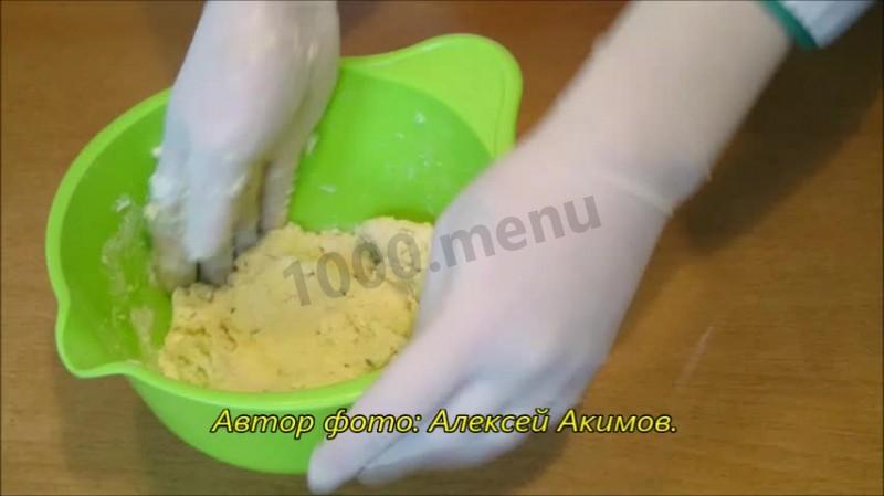 Шаг 1 приготовления Картофельный пирог с курицей и сыром