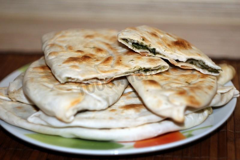 Шаг 17 приготовления Лепешки с петрушкой и щавелем жареные