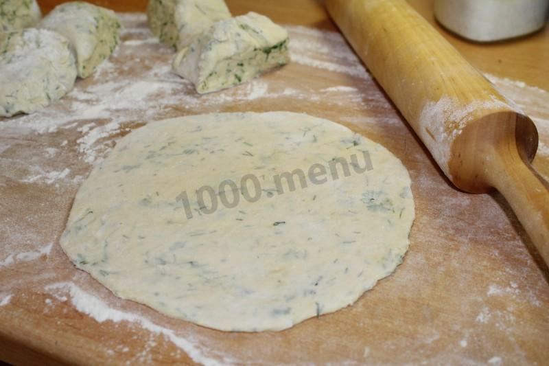 Шаг 14 приготовления Простые лепешки на кефире и сливочном масле без дрожжей