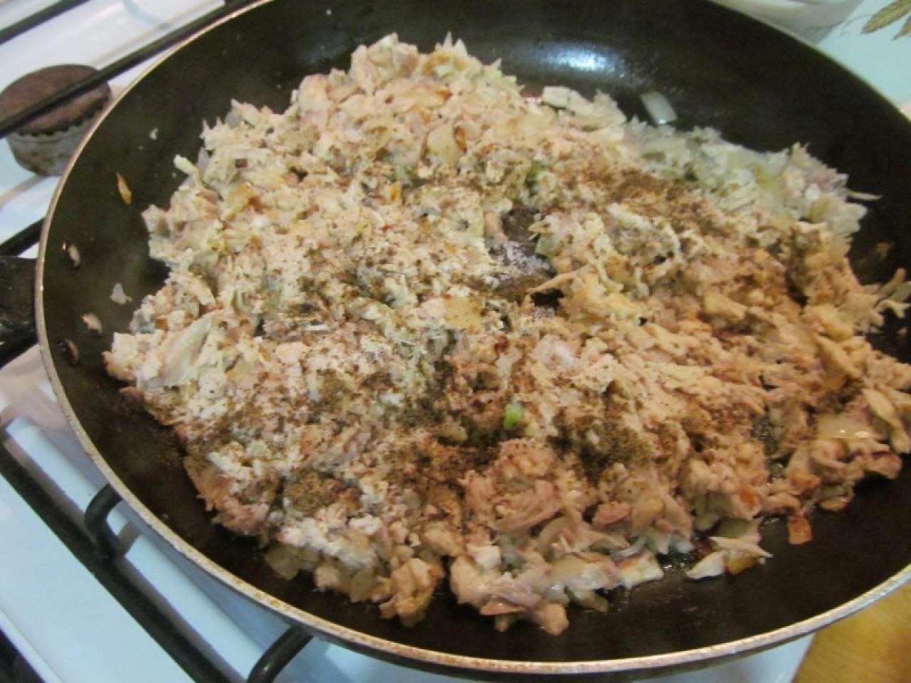 Шаг 17 приготовления Пирожки с курицей на сметане без дрожжей