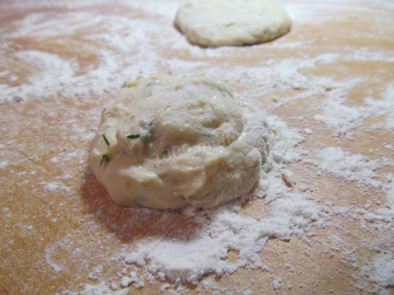 Шаг 20 приготовления Пирожки с курицей на сметане без дрожжей