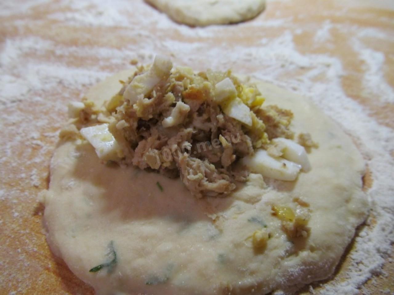 Шаг 22 приготовления Пирожки с курицей на сметане без дрожжей