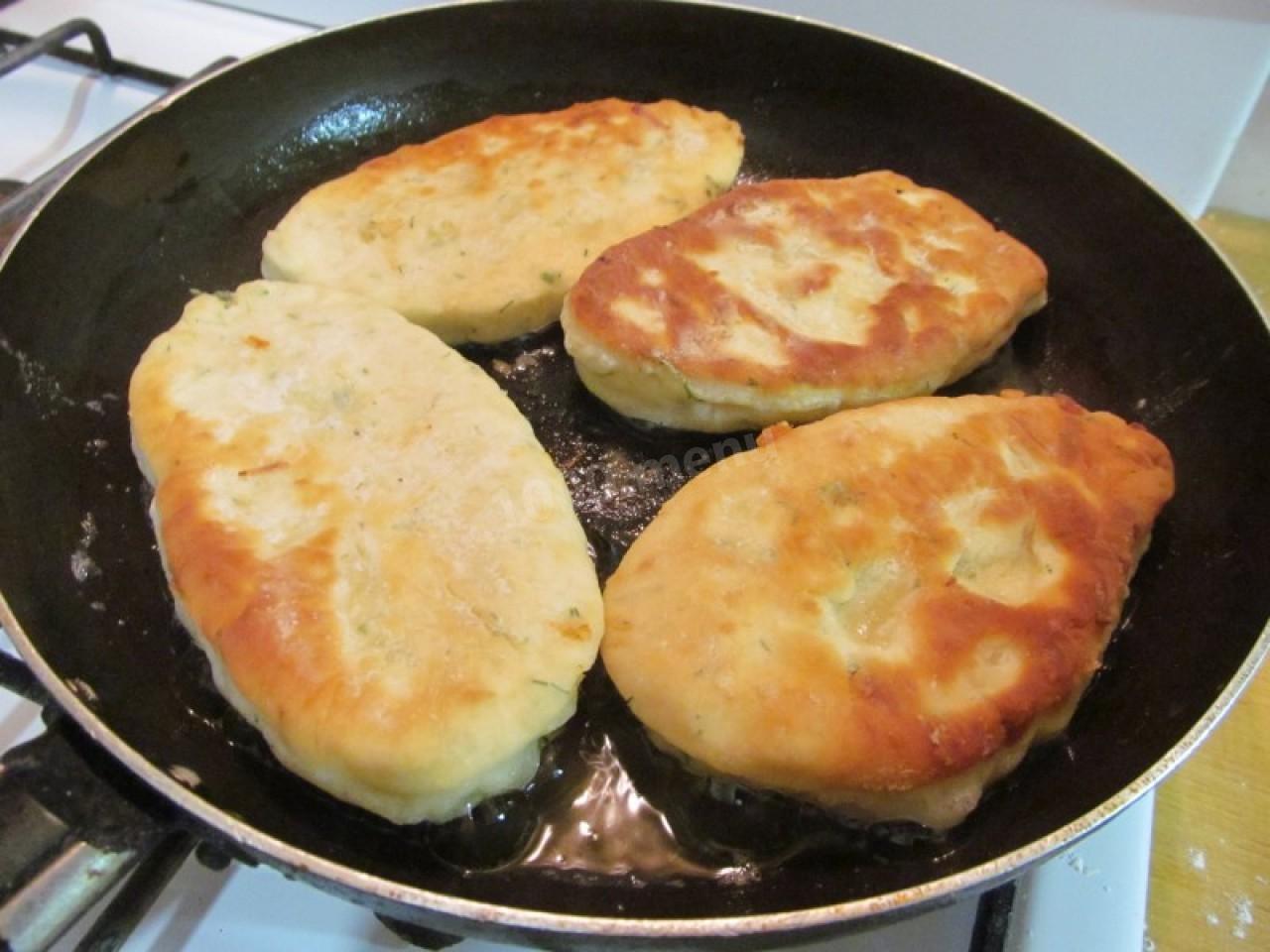 Шаг 24 приготовления Пирожки с курицей на сметане без дрожжей